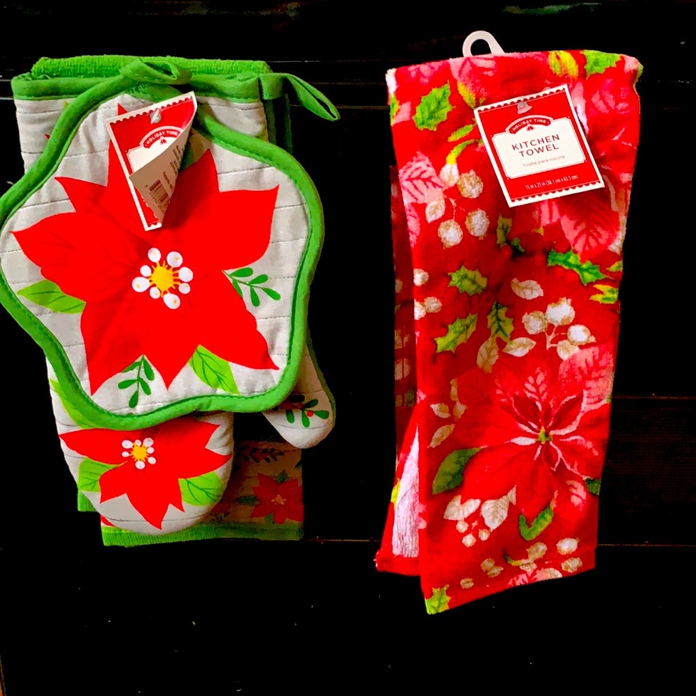 NWT - Kitchen Towel Set